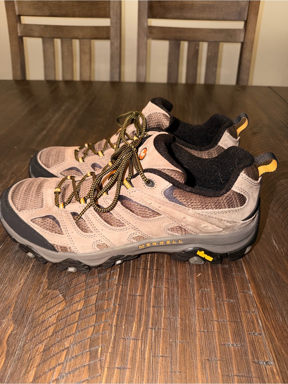 NEVER WORN Merrell Men's Moab 3 Tan and Black Trail Hiking Sneakers